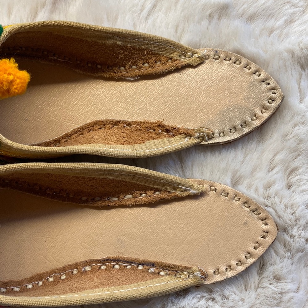 Pom Pom Embroidered Leather Indian Sandals - Picture 7 of 14